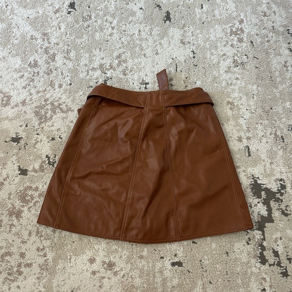 Devine Heritage Wrap Leather Mini Skirt Size Large NWT - Saddle - Picture 2 of 4